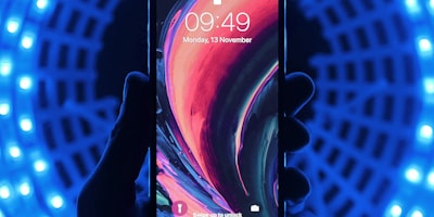 PG官方iOS版APP在iPhone上运行展示 - 原生引擎流畅体验