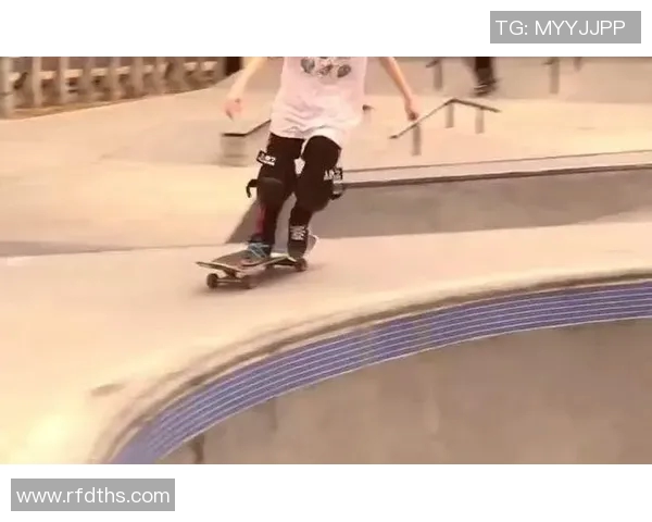 成都滑板队在极限运动世界杯中的蜕变与成长之路探秘